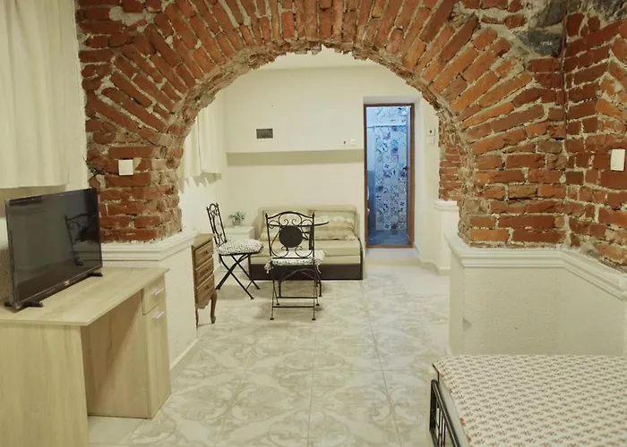 Top Center Semi-Detached Apartment Studio